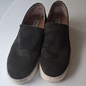 Steve Madden Slip On Sneakers 7.5